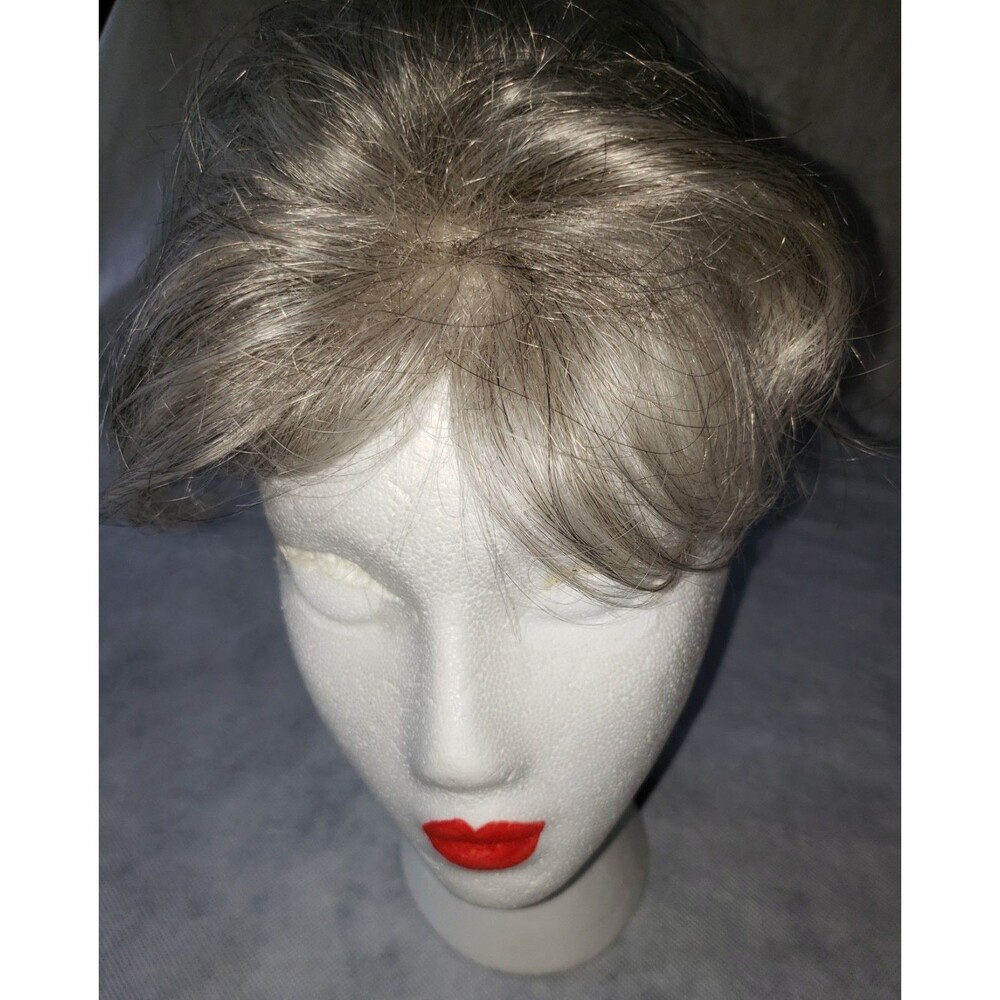 NIB LAYERED TOPPER by ENVY Hairpiece Medium Grey